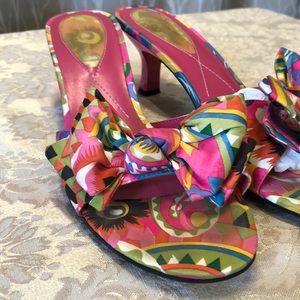 Liz Claiborne kitten heel mules size 8 1/2 M